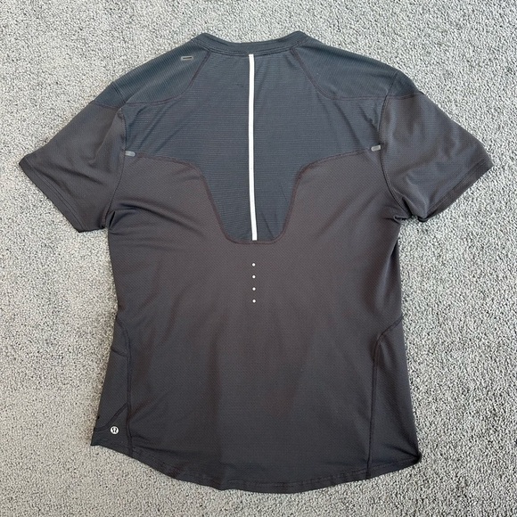 Mens Lululemon Run: Light As Air Performance Short Sleeve Shirt Black Size XL - Picture 6 of 8